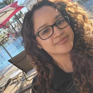 Meet your Posher, Leslie